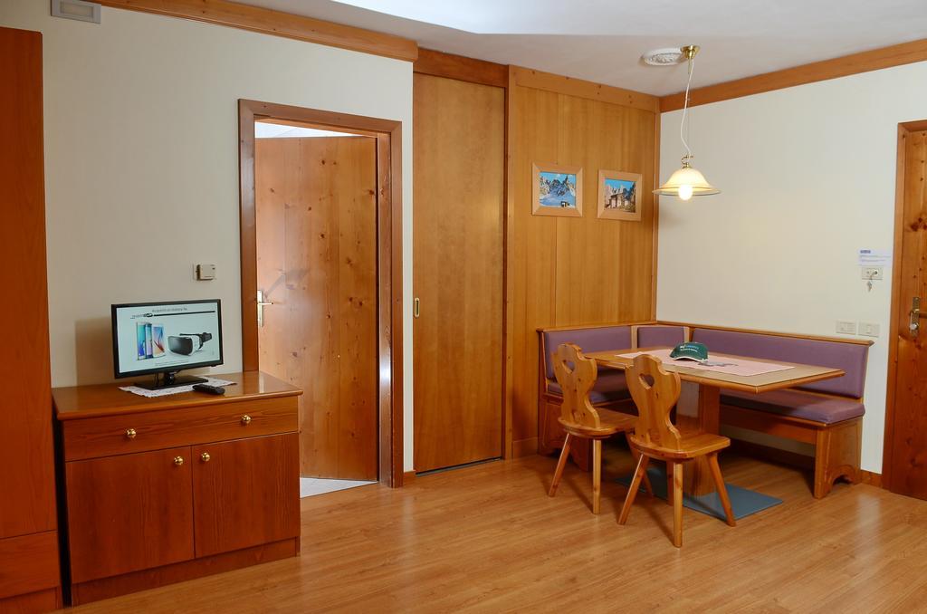 Ski Residence San Martino Di Castrozza Δωμάτιο φωτογραφία