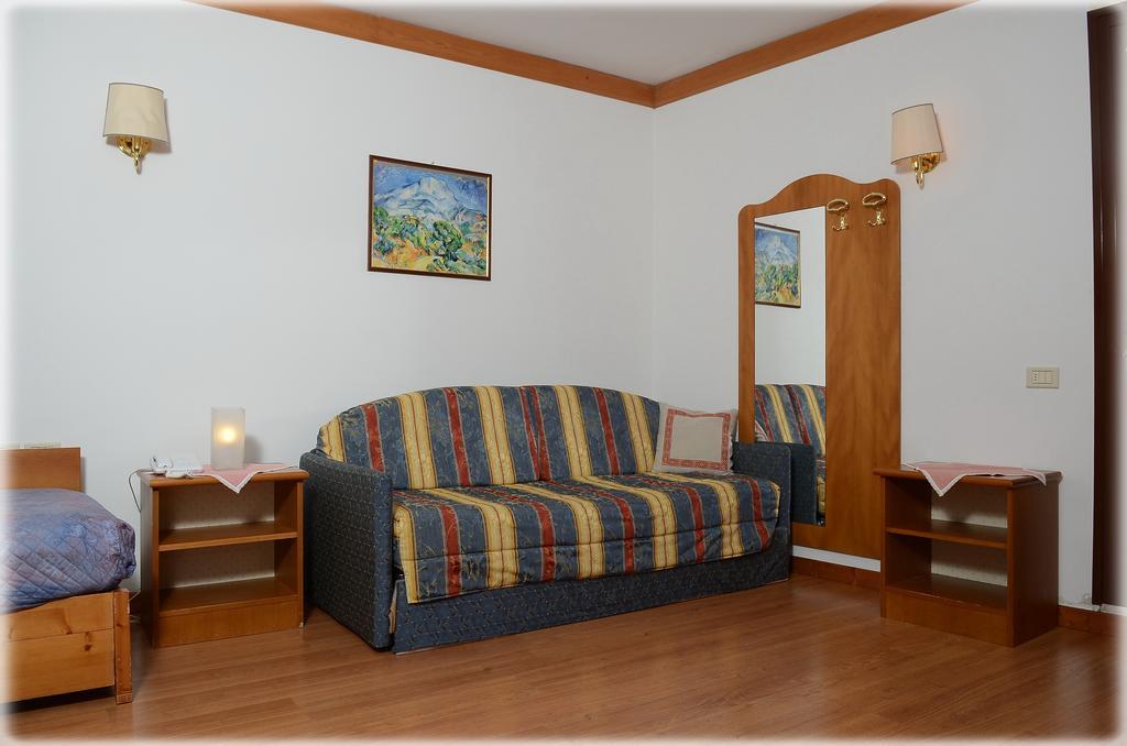 Ski Residence San Martino Di Castrozza Δωμάτιο φωτογραφία